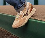 Sneakersy