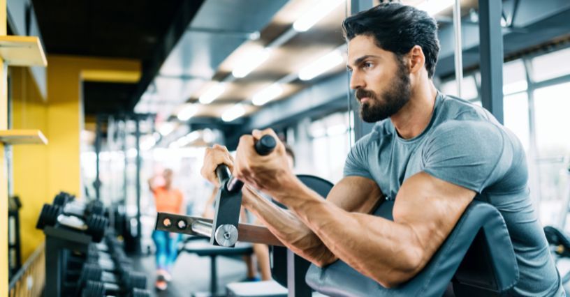 Ćwiczenia na biceps: 7 najlepszych ćwiczeń na mięsień dwugłowy ramienia