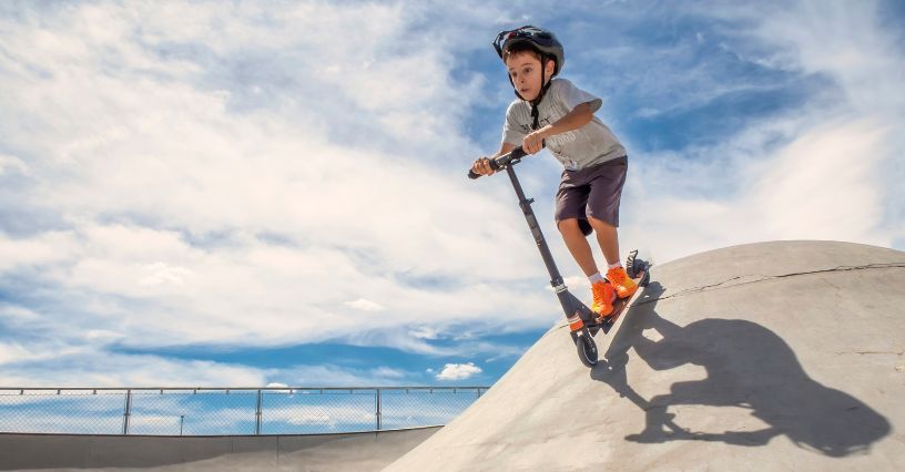 Jazda na hulajnodze – korzyści, jak zacząć? Poradnik dla początkujących
