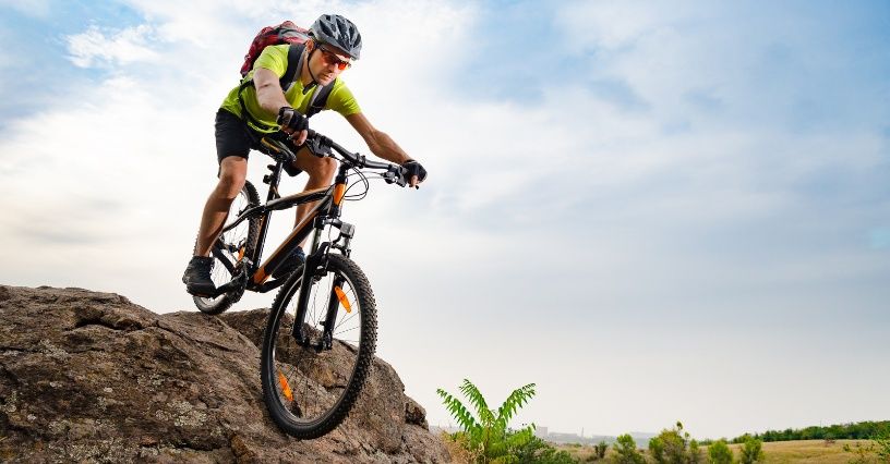 Obowiązkowe wyposażenie roweru – co musi mieć jednoślad? 