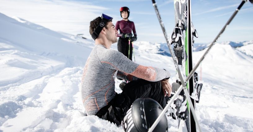 Bielizna termoaktywna na zimę – jak działa i dlaczego warto ją mieć? Jak wybrać najlepszą bieliznę termoaktywną damską, męską i dla dzieci?