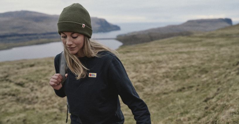 Bluza turystyczna – jaką wybrać, na co zwrócić uwagę przy zakupie?