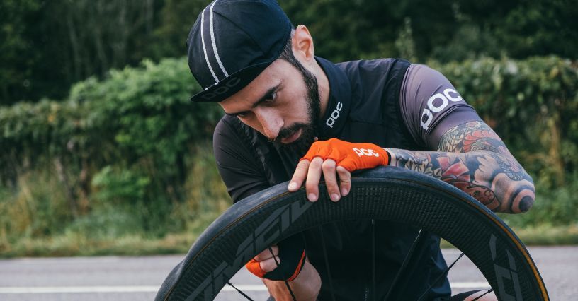 Czapka rowerowa – jaką wybrać pod kask i na lato?  