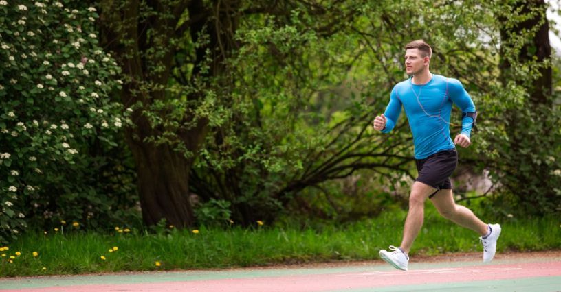 Marszobieg – co to jest, jakie daje efekty? Jak zacząć marszobiegi?