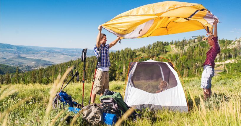 Biwakowanie na dziko – czy i gdzie w Polsce można nocować „na dziko”? Porady